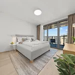 Апартаменти 30th Floor - View From The Heart Of Eurovea *