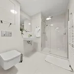 Апартаменти 30th Floor - View From The Heart Of Eurovea *
