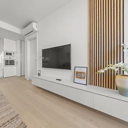 30th Floor - View From The Heart Of Eurovea Апартаменти