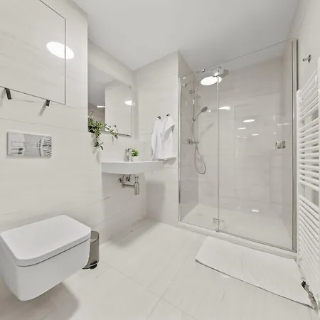 Апартаменти 30th Floor - View From The Heart Of Eurovea *