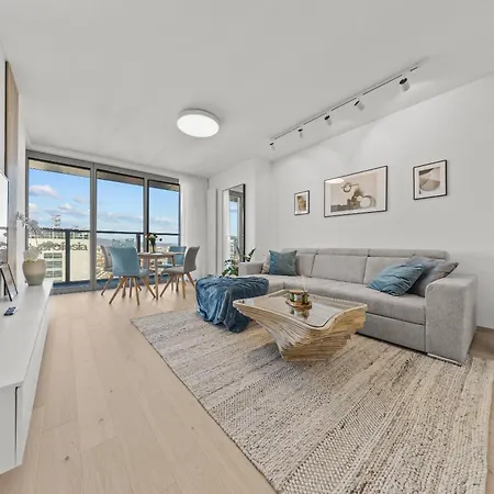 30th Floor - View From The Heart Of Eurovea Διαμέρισμα